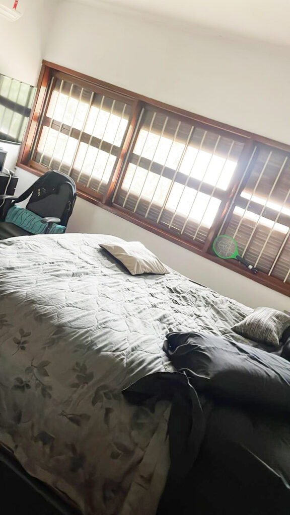 Casa a venda no Alto de Pinheiros, 460m² com 4 dormitórios (4 suítes) e 6 vagas de garagem.