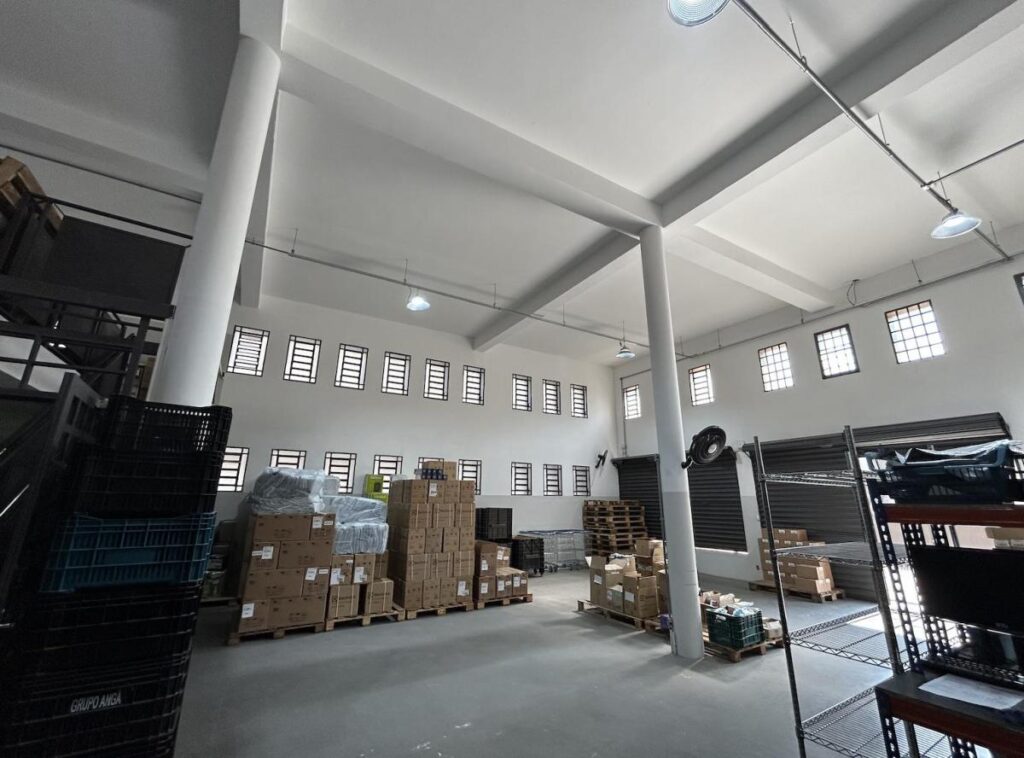 Galpão Comercial em Santo Amaro - 450m² - 7 vagas - Locação - João Dias