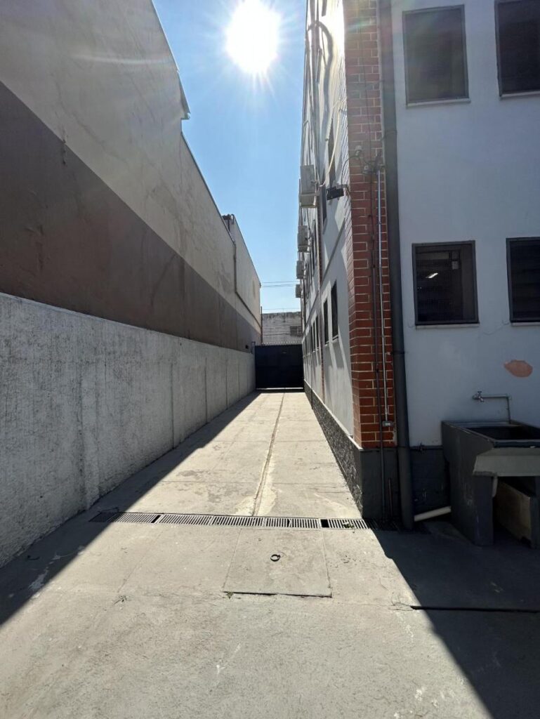 Galpão Comercial em Santo Amaro - 450m² - 7 vagas - Locação - João Dias