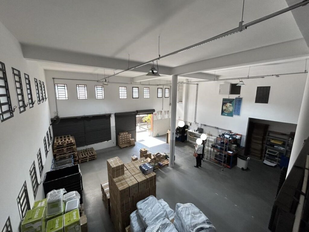 Galpão Comercial em Santo Amaro - 450m² - 7 vagas - Locação - João Dias