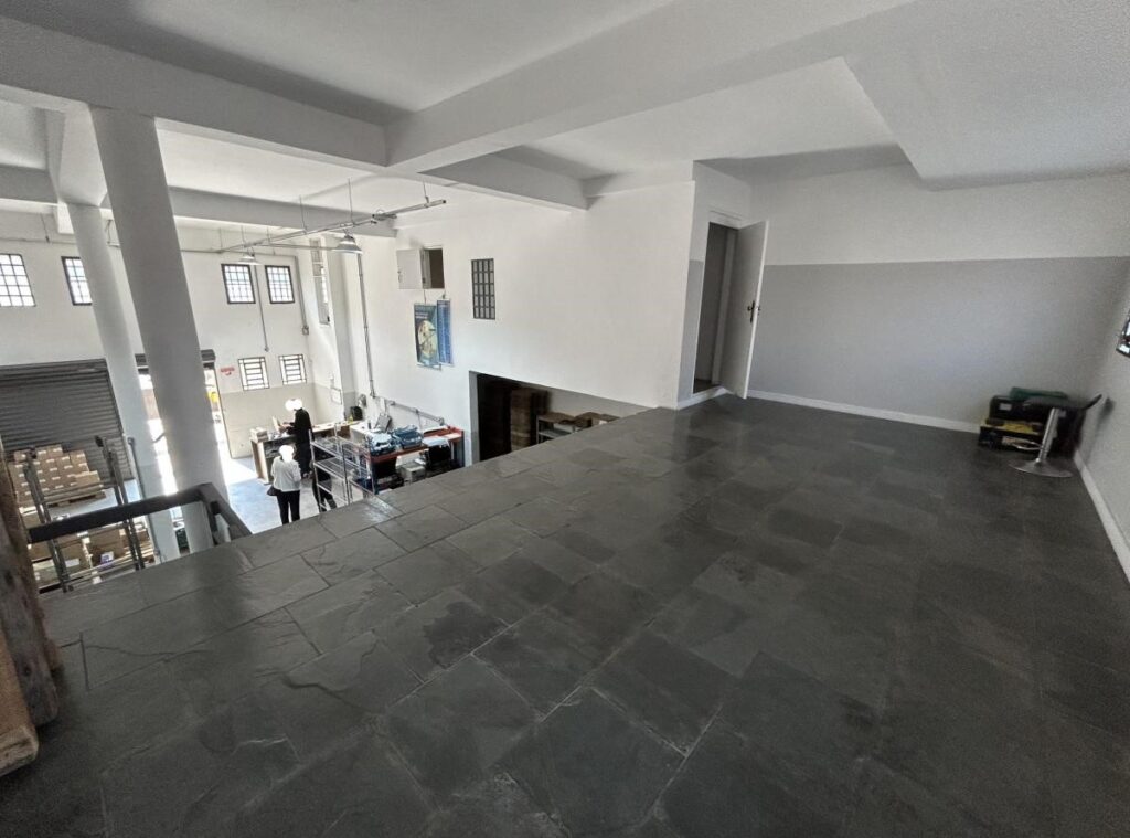 Galpão Comercial em Santo Amaro - 450m² - 7 vagas - Locação - João Dias
